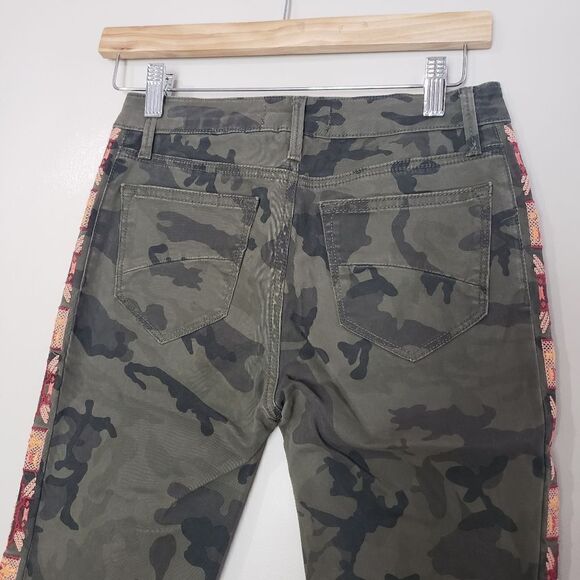 Driftwood Jackie Size 24 NWT Green Camo Aztec Embroidered Skinny Jeans Pants - Picture 6 of 15